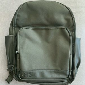 Béis Travel Backpack *PERFECT CONDITION NEVER USED*